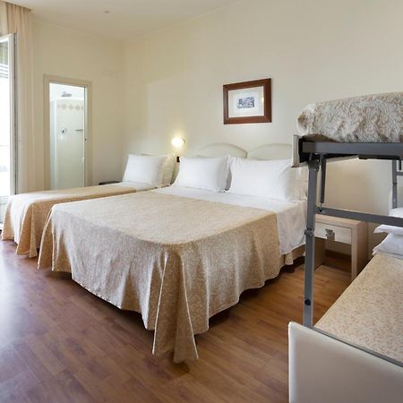 Hotel Baltic Ρίμινι Εξωτερικό φωτογραφία