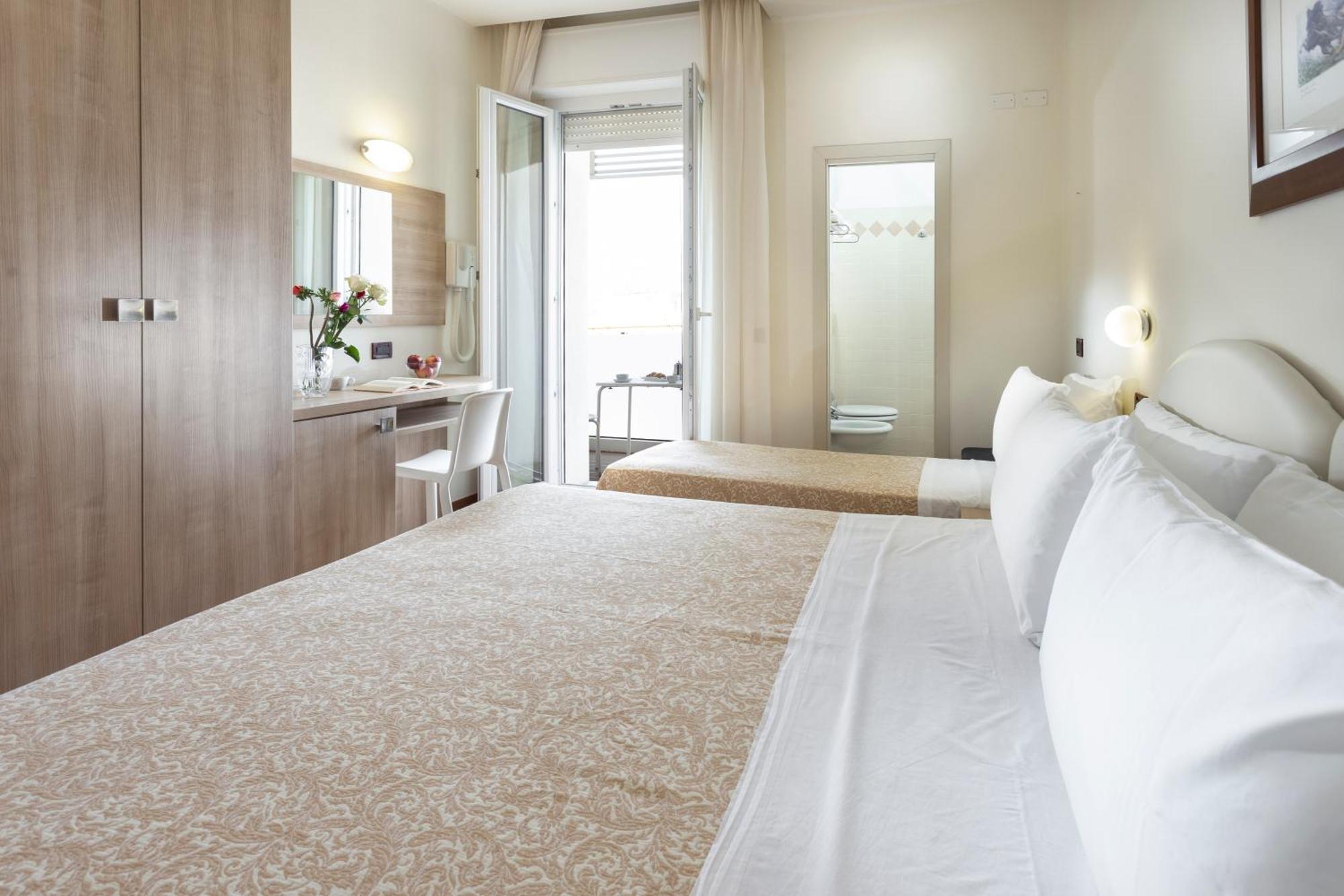 Hotel Baltic Ρίμινι Εξωτερικό φωτογραφία