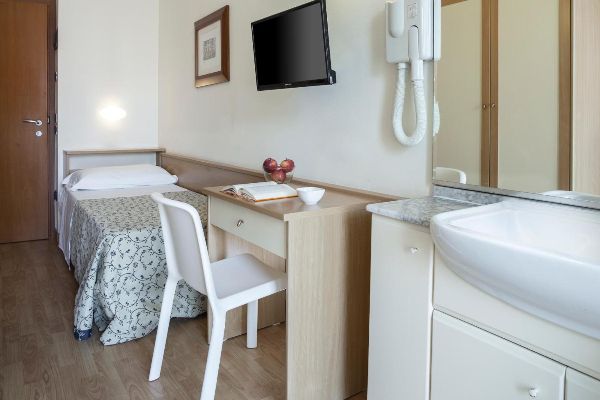 Hotel Baltic Ρίμινι Εξωτερικό φωτογραφία