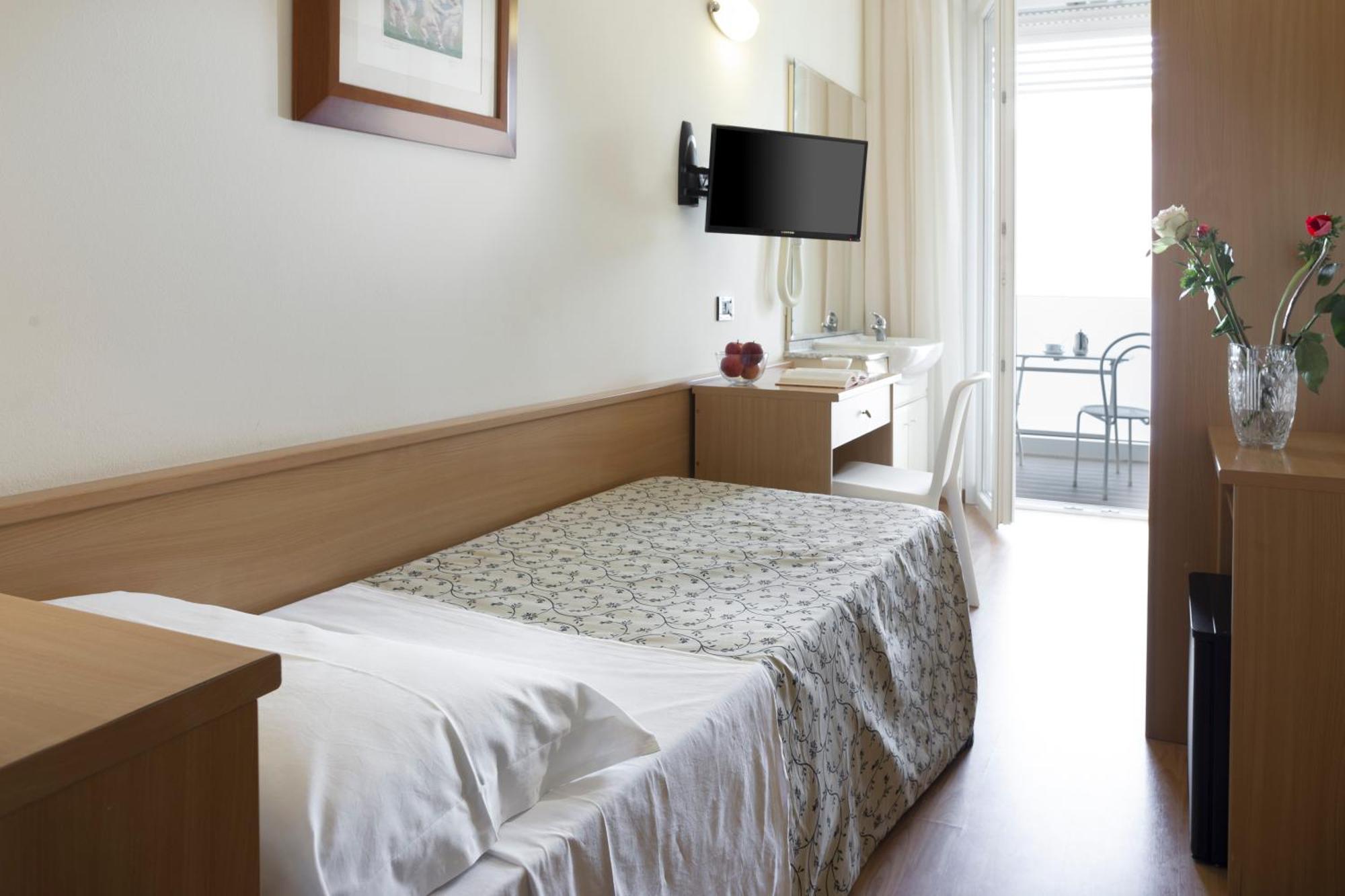 Hotel Baltic Ρίμινι Εξωτερικό φωτογραφία